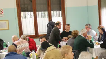 Pranzo della domenica presso la mensa dei poveri in via Spalti a Mestre