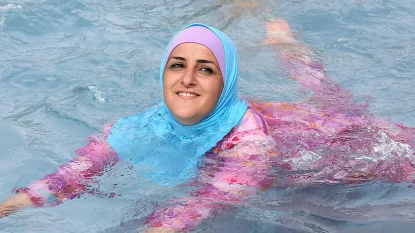 Una ragazza in burkini. ANSA/STEPHANIE PILICK