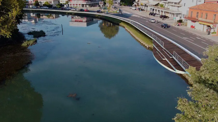 La nuova pista ciclo pedonale a sbalzo sul Sile a Jesolo