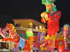 CAORLE - DINO TOMMASELLA - DE POLO - SFILATA NOTTURNA CARRI CARNEVALE 2015