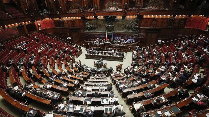 un momento nell'aula dela Camera durante le comunicazioni del Presidente del Consiglio dei ministri in vista del Consiglio europeo. Roma 16 Marzo 2016, ANSA/GIUSEPPE LAMI