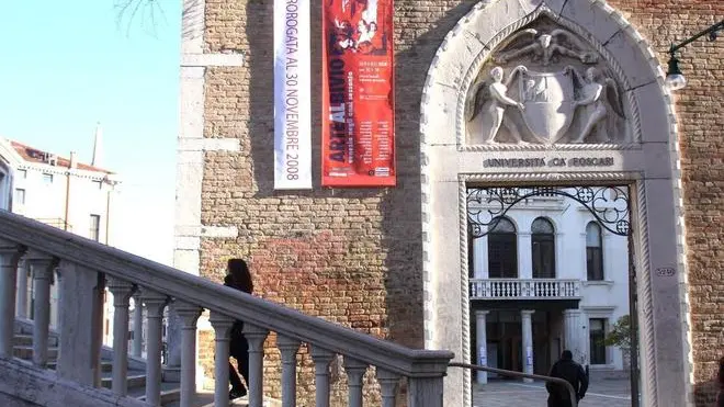 AGOSTINI VENEZIA 27.11.2008.- RESTAURATO IL PORTALE DELL'UNIVERSITA' DI CA' FOSCARI.- INTERPRESS