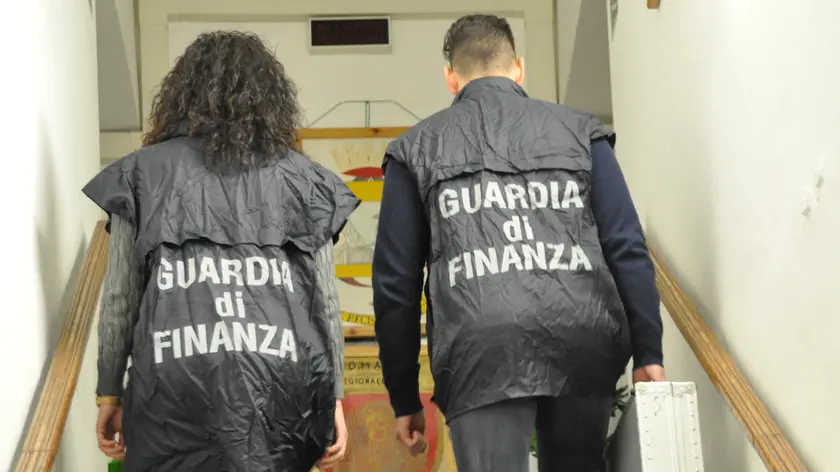 I finanzieri hanno individuato due centri massaggi dove giovani ragazze si prostituivano