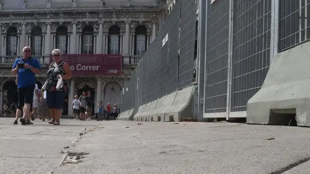 Interpress/M.Tagliapietra Venezia11.09.2018.- Calcestruzzo sui masegni di Piazza San Marco.