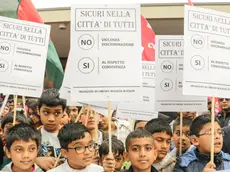 GIORNALISTA: Morsego AGENZIA FOTO: Candussi LUOGO: Mestre DESCRIZIONE: Corteo contro la discriminazione organizzato dalla comunità Bengalese di Venezia per le strade del centro