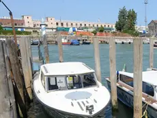 Interpress/M.Tagliapietra Venezia 01.07.2013.- Rapina ad un Blindato con una barca in Rio della Scomezzera, Sant'Andrea, Piazzale roma. La Barca della Civis in Questura.