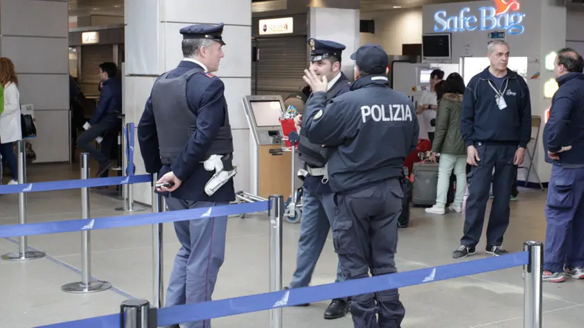 Scattolin/Foto Agenzia Candussi/Aeroporto Marco Polo Venezia/Aumento controlli di sicurezza in seguito agli attentati a Bruxelles.