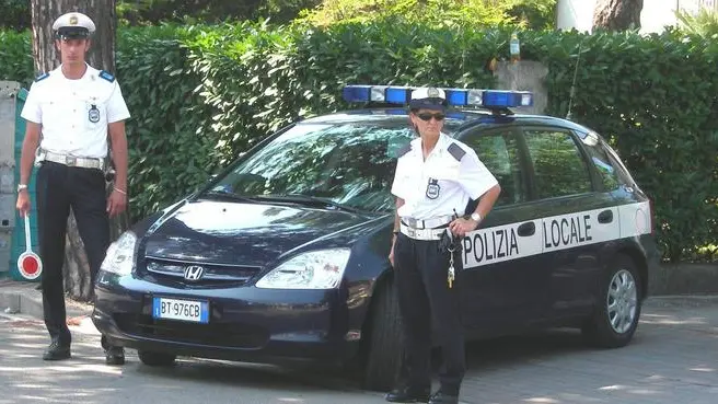 - Controlli della polizia locale