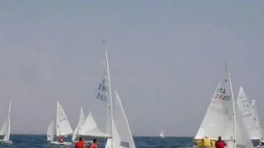 VENTO IN POPPA. Le imbarcazioni del trofeo Belpesse vinto a Chioggia da Luca Marangon e Stefano Penzo Le tre prove sono state disputate sabato e sono valire per il campionato zonale e sociale della classe snipe. Una decina le barche al via