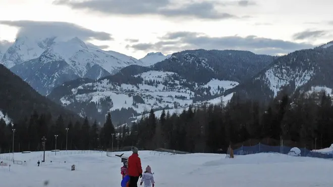 Una bambina muore dopo essere caduta nel torrente vicino al campo scuola