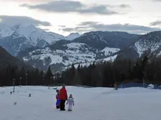 Una bambina muore dopo essere caduta nel torrente vicino al campo scuola