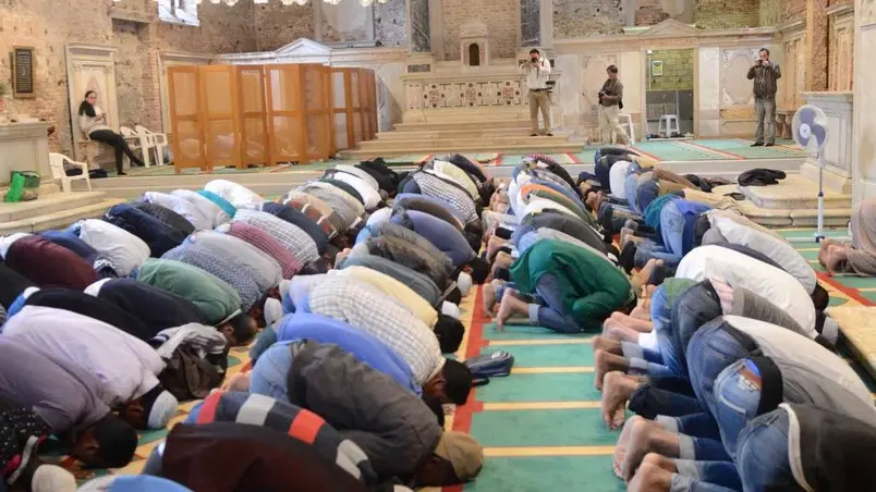 Interpress/GF.Tagliapietra.15.05.2015.-Preghiera alla Chiesa Moschea della Misericordia.