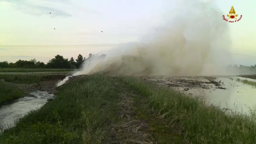 La fuga di gas a San Cipriano di Roncade nella foto dei vigili del fuoco di Treviso