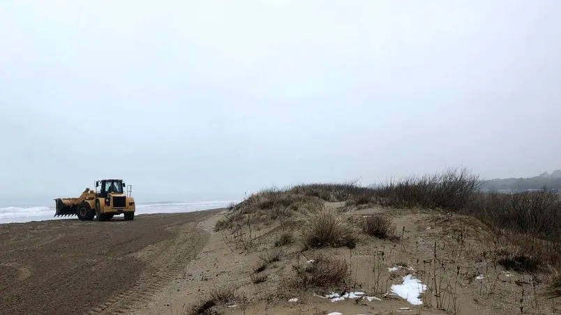 COLUCCI - DINO TOMMASELLA - JESOLO - LAVORI DI RIAFFIORAMENTO PANNELLI PER DIFESA SPIAGGIA