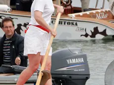 Stagione Remiera 2014: donne su gondole a 4 remi e uomini su caorline a 6 remi, presso Parco San Giuliano, Mestre