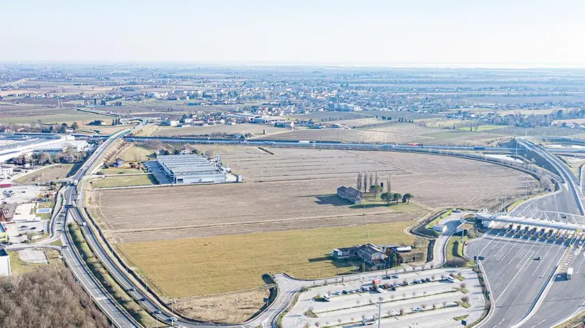 Una foto dall’alto dell’area in cui è previsto l’innesto della Via del Mare a Meolo