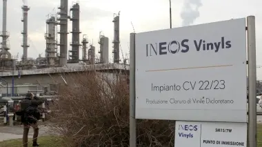 L’entrata della Vinyls: tensione e preoccupazione restano alte