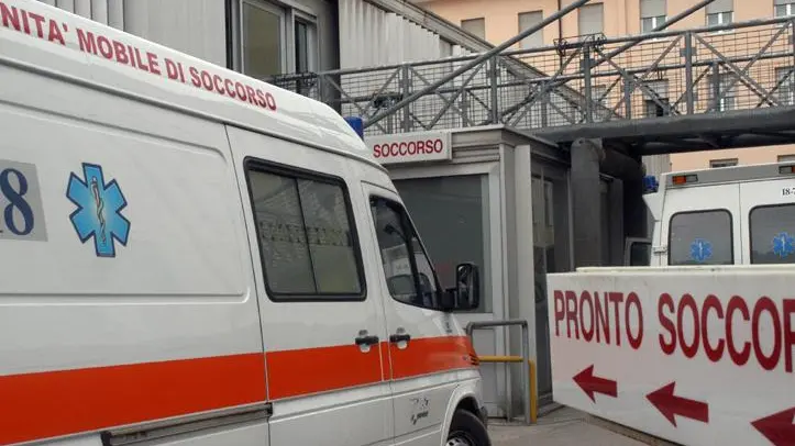 La dodicenne è stata soccorsa dal Suem