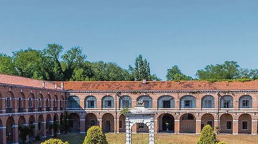 Uno scorcio della Caserma Pepe al Lido di proprietà del Demanio