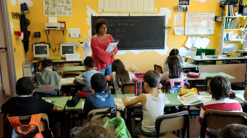 17/09/2008 ROMA LA SCUOLA IQBAL MASIH . LEZIONE IN UNA CLASSE DI III ELEMENTARE