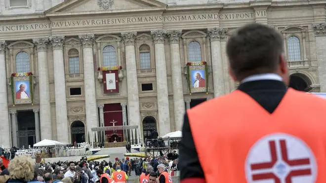 27/04/2014 Citta' del Vaticano. Piazza San Pietro. Canonizzazione dei Beati papa Giovanni XXIII e papa Giovanni Paolo II