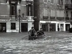 Gianfranco Tagliapietra interpress.18.10.2016-ACQUARANDA 6 NOVEMBRE 1966.CANAL GRANDE RIVA DEL VIN