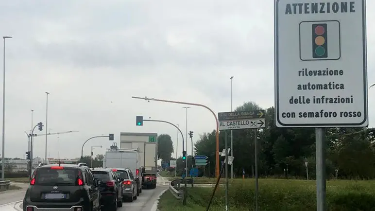 SCATTOLIN- TOMMASELLA - FOSSALTA DI PORTOGRUARO - SEMAFORO SU TRIESTINA INCROCIO CON STRADA PER FOSSALTA PORTO
