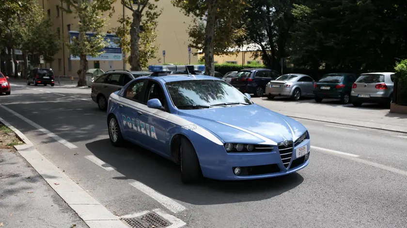 Un'auto della polizia