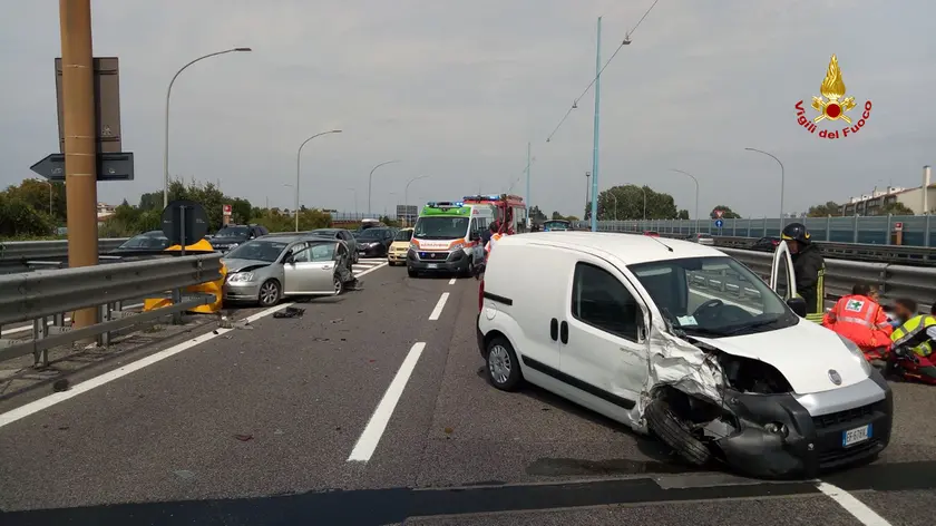 L'incidente in tangenziale di Mestre, con 5 feriti, tra i quali un bambino