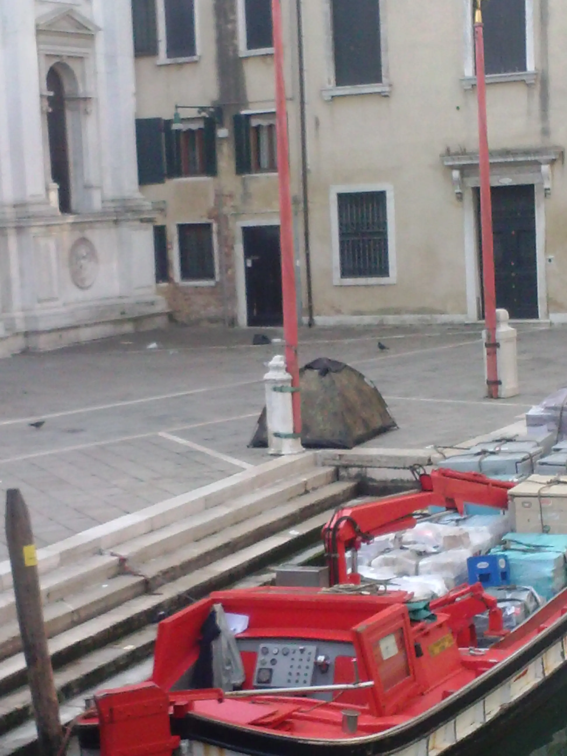 La tendina in campo Santa Maria Formosa