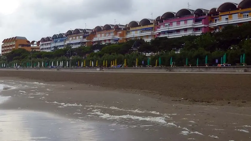 VATRELLA - DINO TOMMASELLA - SANTA MARGHERITA CAORLE - SPIAGGIA LIBERA VIA LEPANTO DI FRONTE AL CIVICO 21