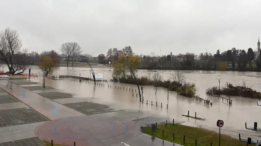 SCATTOLIN - TOMMASELLA - SAN DONA' - IL PIAVE VISTO DAL PONTE CON IL PARK CHIUSO E LA FORTE CORRENTE