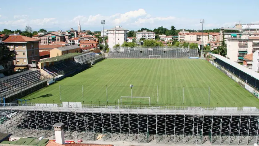 BIANCHI VIA BARACCA: STADIO BARACCA IN VIA BARACCA MESTRE