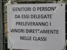 Foto Agenzia Candussi/Scattolin/ Mestre, via Tevere/ Uscita degli alunni dalla Scuola media Di Vittorio