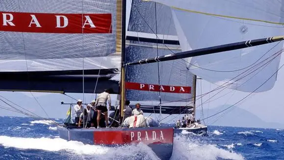Punta Ala - Italia - Giugno 2002.Luna Rossa ITA 74 e Young America in allenamento.PhotoCarlo Borlenghi / SEA&SEE.
