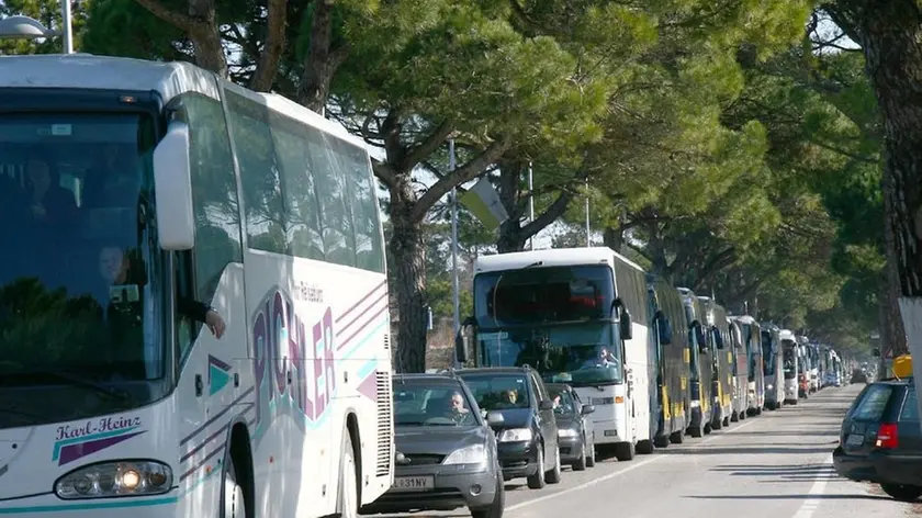 DEPOLO FOTO GAVAGNIN STRADA DA JESOLO A PUNTA SABBIONI E PARK DI FORTUNA PER I BUS -