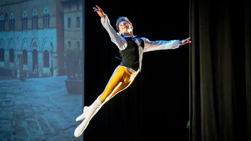 Lorenzo Dinon, ammesso alla scuola di ballo della Scala