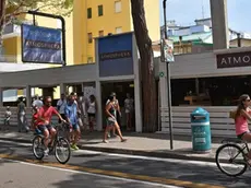 DE POLO - DINO TOMMASELLA - JESOLO - PIZZERIA ATMOSPHERA DI VIA BAFILE