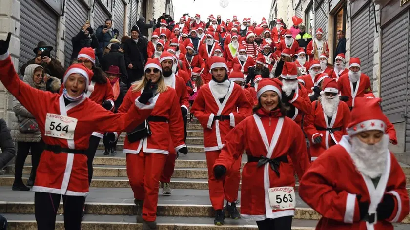 Interpress\M.Tagliapietra Venezia 16.12.2018.- Corsa dei Babbi Natale. Rialto e San Marco.