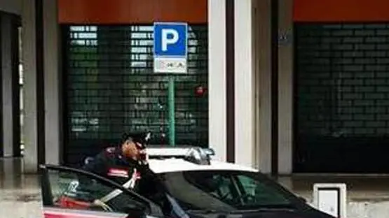 Carabinieri di Padova in ricognizione. Una loro auto ha intercettato nelle prime ore del 30 aprile una vettura con a bordo una donna che aveva imbottito di benzodiazepine il figlio di 5 anni con l'intenzione di ucciderlo per poi togliersi la vita. La donna, che ha precedenti penali, è stata arrestata in flagranza per tentato omicidio aggravato e portata in una struttura psichiatrica. Padova, 2 maggio 2019. ANSA/UFFICIO STAMPA COMANDO PROVINCIALE CARABINIERI PADOVA