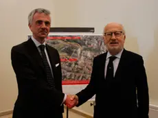 Firma progetto area ex Umberto I presso municipio di Mestre. nella foto: Marcello Carli presidente DNG ed il sindaco di Venezia Giorgio Orsoni