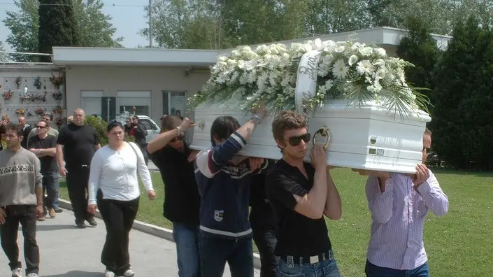 OLMO DI MARTELLAGO: PH: L. P˜rcile (menzione obbligatoria) Funerali Jennifer Zacconi. 12/05/06
