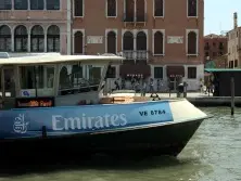 Un vaporetto "sponsorizzato"