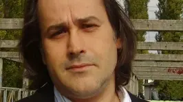Lo scrittore Massimiliano Nuzzolo