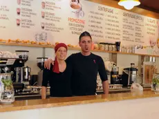 INAUGURAZIONE DEL BAR "CAFFE' E GIORNALE". NELLA FOTO: ADRIANO TARANTINO e ALESSANDRA FIORENTINI