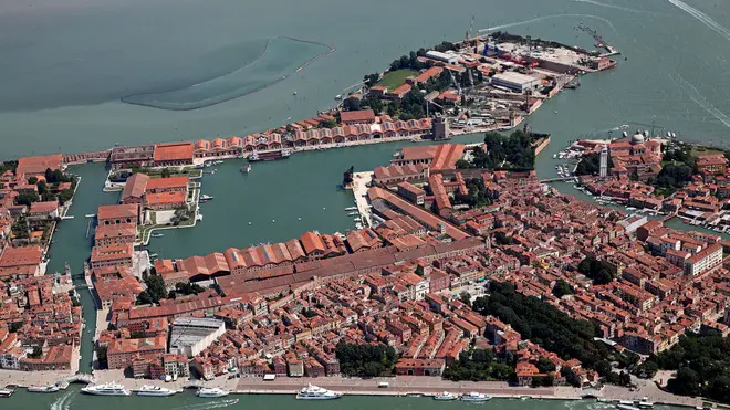 Veduta aerea della Laguna, Venezia, in un'immagine diffusa oggi 16 giugno 2011. ANSA / CONSORZIO VENEZIA NUOVA