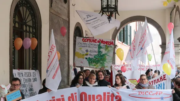 Foto Agenzia Candussi/ Scattolin/ Mestre, via Palazzo/ Protesta degli insegnanti precari