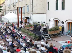 Philippe Daverio in Piazzetta Pellicani, Mestre