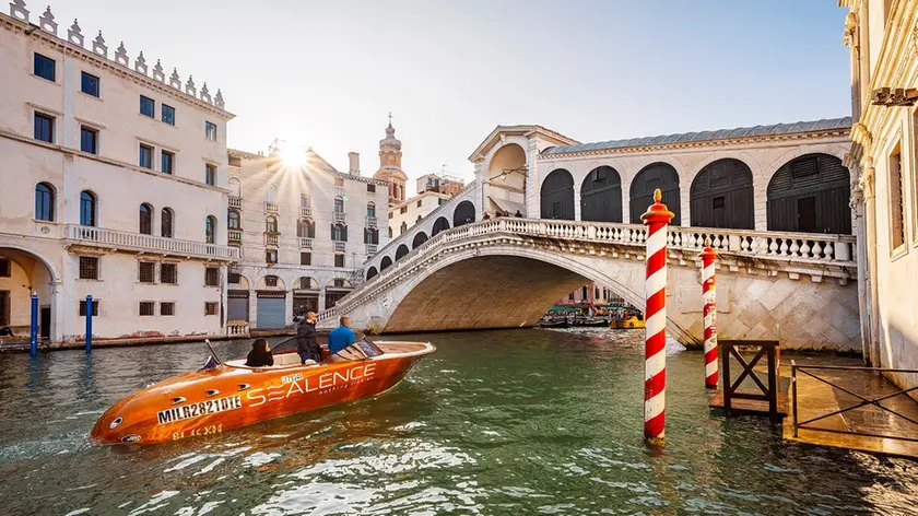 Il prototipo di Impronta-0 in giro, silenzioso, per il Canal Grande