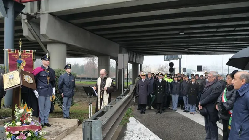 La cerimonia in rocordo di Antonio Lippiello in Tangenziale a Mestre